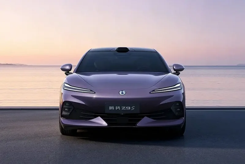Флагманський седан Denza Z9S від BYD виходить на ринок із рекордним запасом ходу