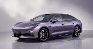 Флагманський седан Denza Z9S від BYD виходить на ринок із рекордним запасом ходу