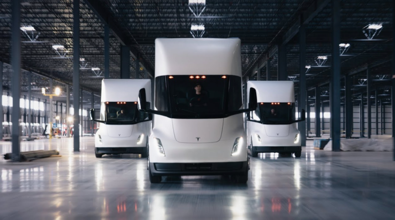 Einride викупить 500 тягачів Tesla Semi для комерційних перевезень у США