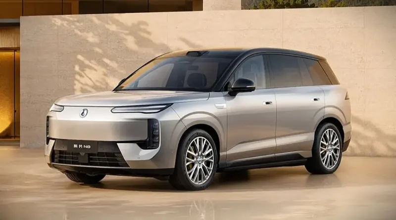 Потужний електромобіль Denza N8: тримоторний SUV від BYD з 1193 к.с.