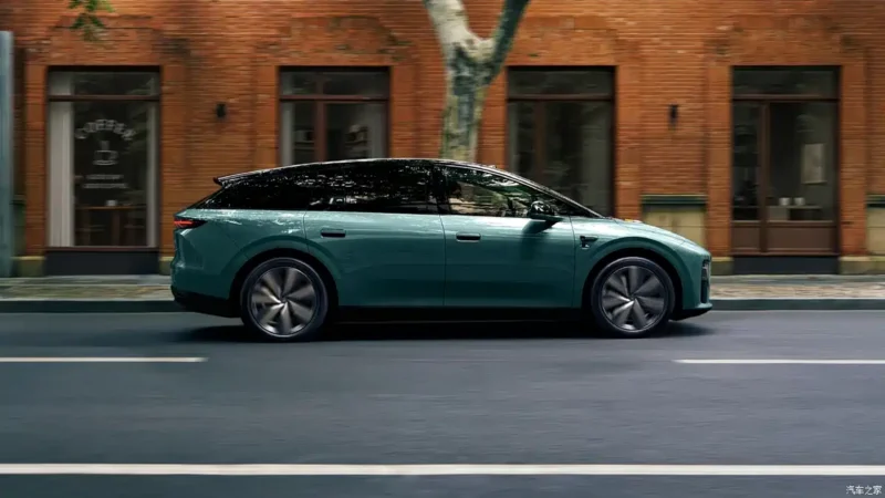 Новий електромобіль Li Auto i6 2026 виходить на ринок без батарей CATL