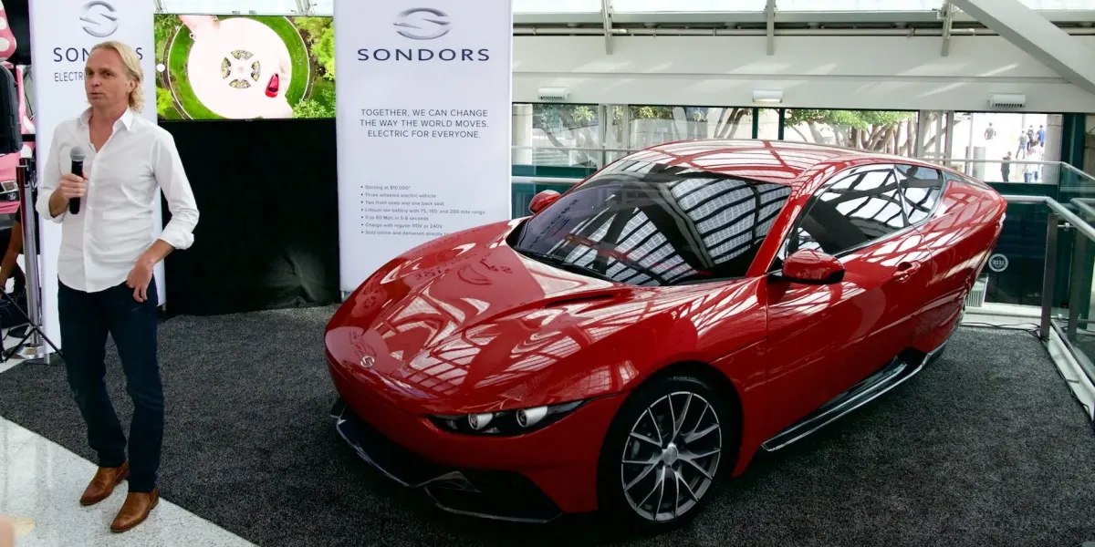 Забутий триколісний електромобіль SONDORS виставили на продаж за копійки