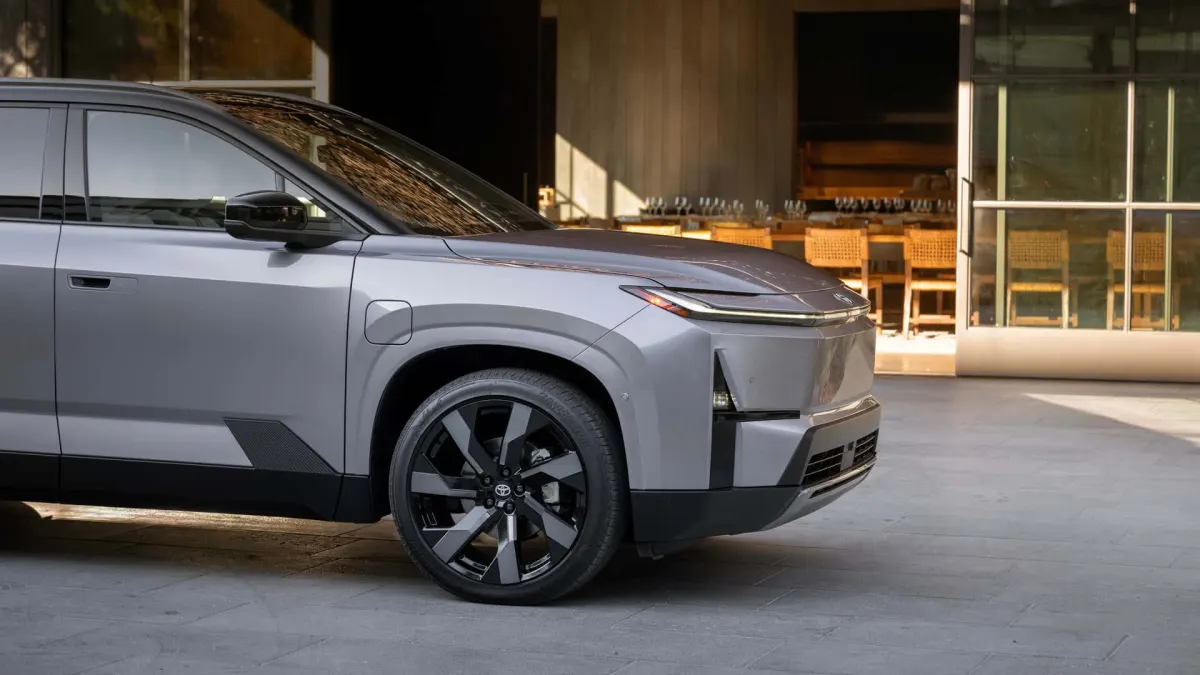 Електромобіль Toyota Highlander EV: Запуск відкладається на невизначений термін