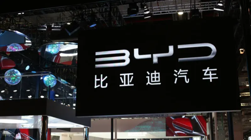 Зростання експорту та дефіцит батарей: електромобілі BYD підсумували півріччя
