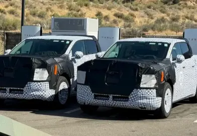 Новий електричний пікап Ford помітили на зарядці Tesla Supercharger