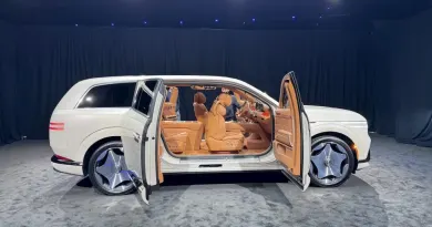 Палітра розкоші: деталі фарбування та інтер'єру електричного Genesis GV90