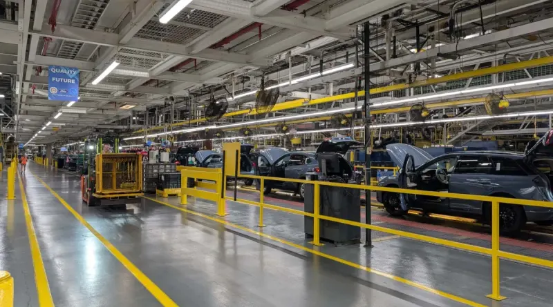 Ford готує новий гібридний кросовер за 25 тисяч доларів
