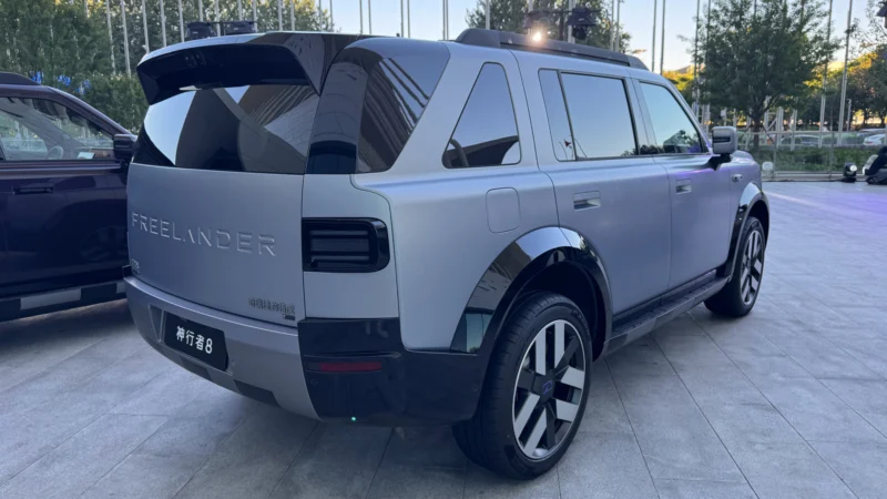 Новий кросовер Freelander 8 виходить на ринок у п'ятимісній версії