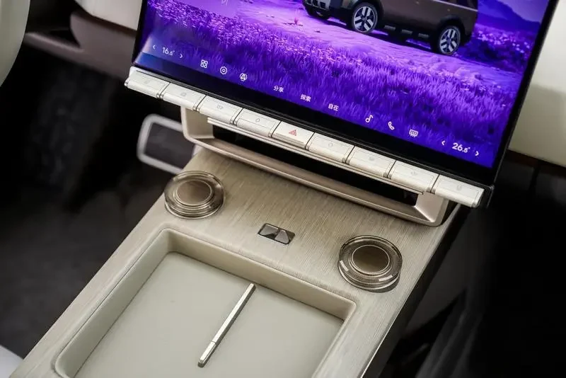 Freelander 8: Розкішний інтер'єр та інновації від Chery-JLR