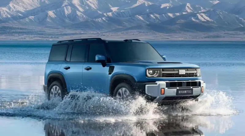 Geely Battleship 700: цей позашляховик вміє плавати завдяки гребним гвинтам
