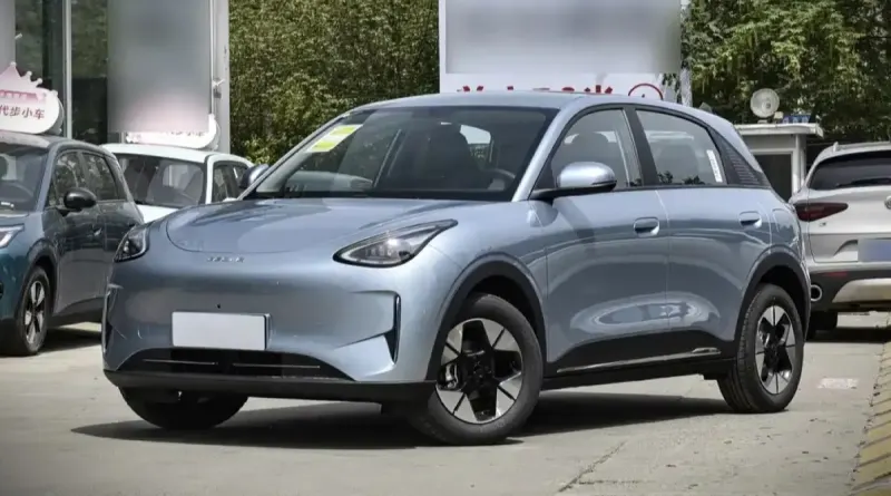 Китайський регулятор виявив невідповідності у Geely EX2 та BYD Qin L