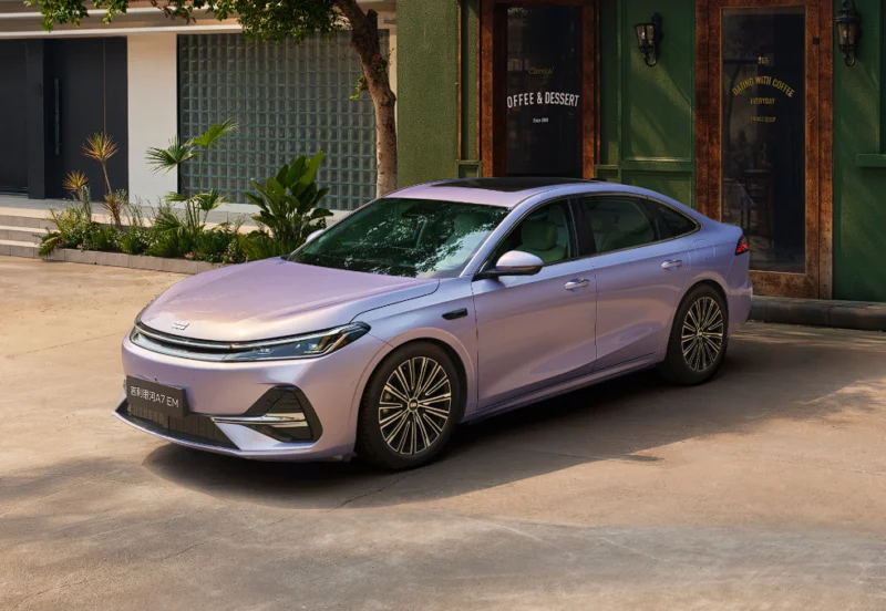 Geely Galaxy A7 EM: Світовий рекорд дальності для плагін-гібрида