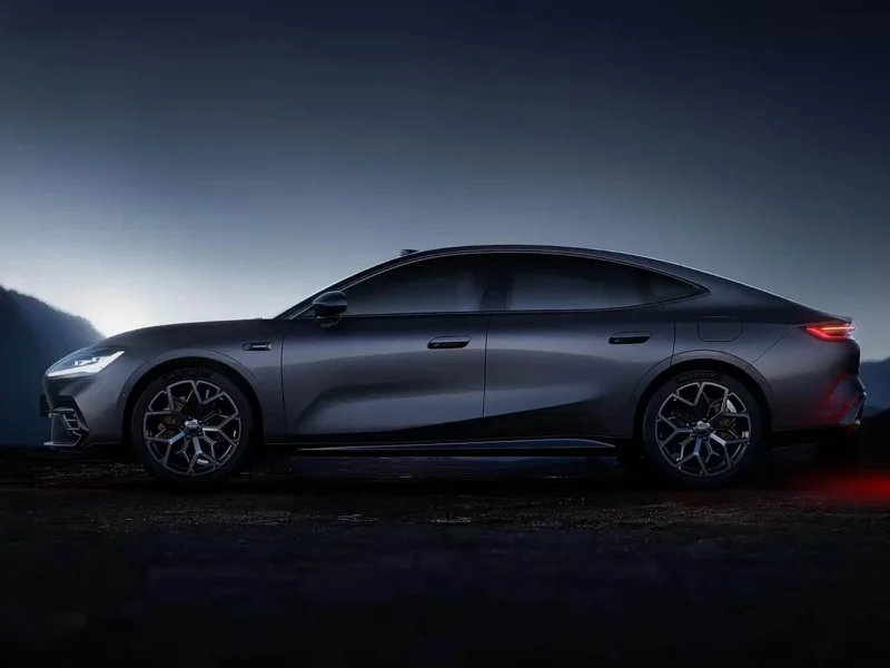 Новий седан Geely Galaxy TT вийшов на ринок з акумулятором CATL та 800-вольтовою архітектурою
