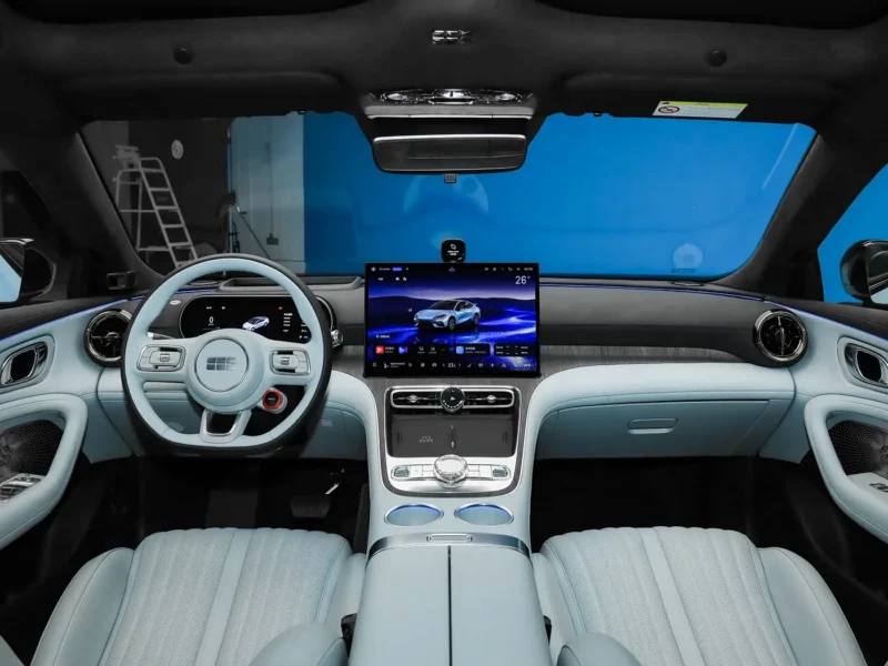 Новий седан Geely Galaxy TT вийшов на ринок з акумулятором CATL та 800-вольтовою архітектурою