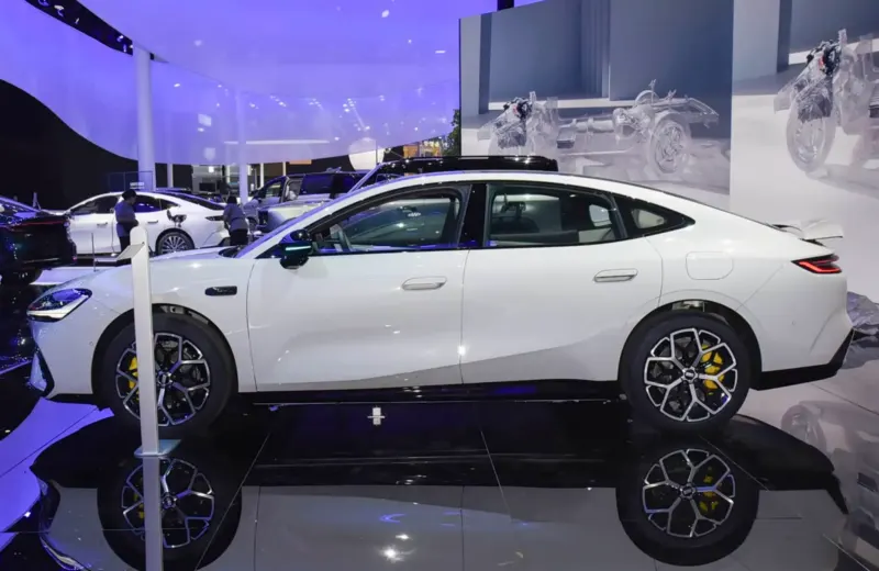 Електричний седан Geely Galaxy TT вийшов на ринок з ціною від $19 100
