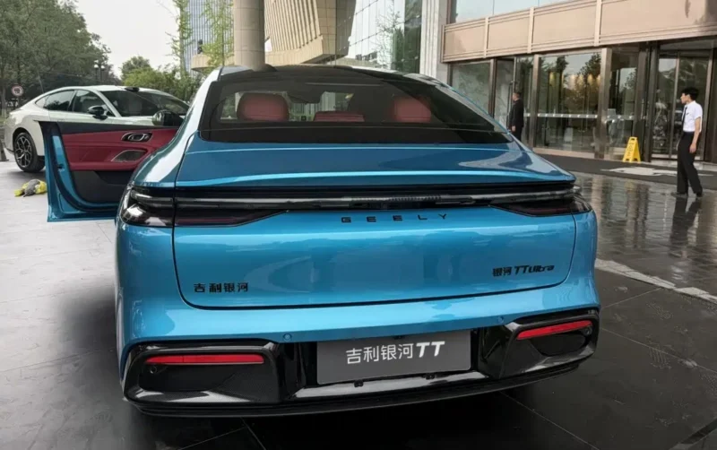 Geely Galaxy TT Ultra: новий електричний седан з 578 к.с. та 800В архітектурою