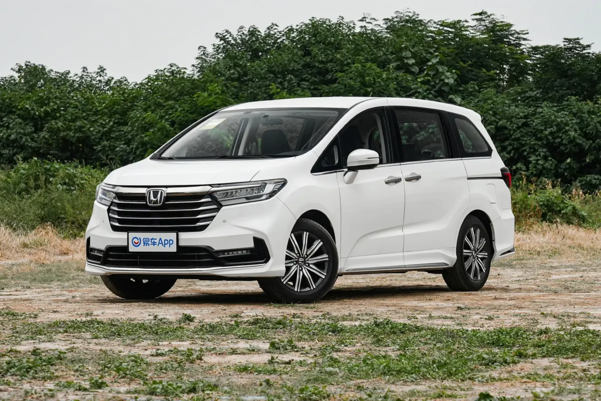 Оновлена Honda Odyssey в Китаї: більше комфорту та сучасний салон