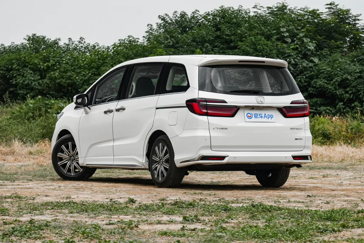 Оновлена Honda Odyssey в Китаї: більше комфорту та сучасний салон