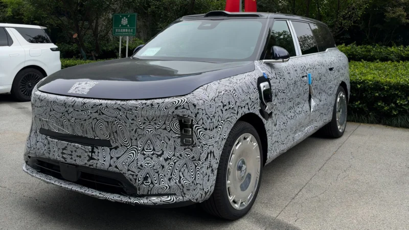 Флагманський кросовер IM LS9 готує оновлення з новим автопілотом