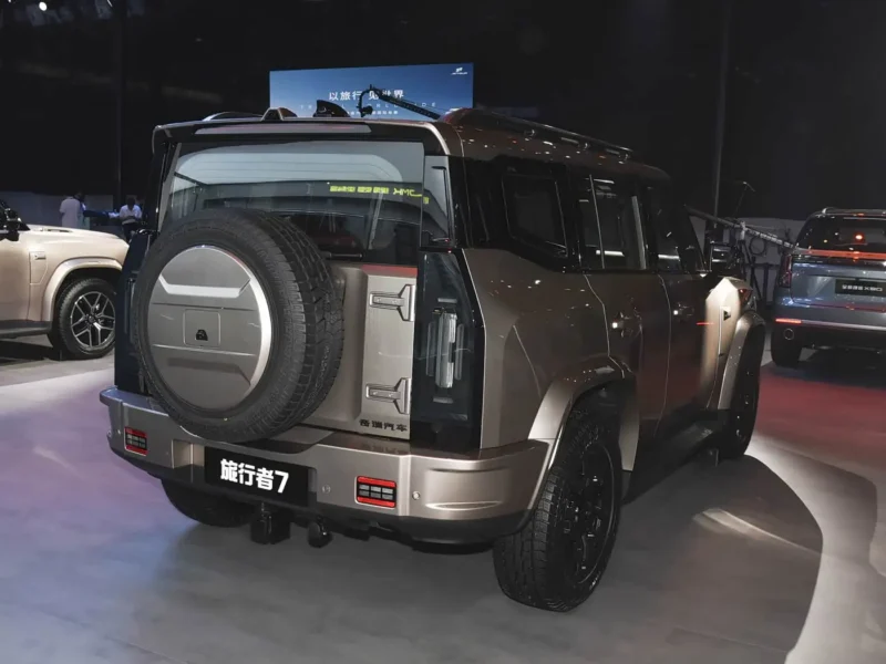 Кросовер Jetour Traveller 7 вийшов на ринок з гібридом потужністю 502 к.с.
