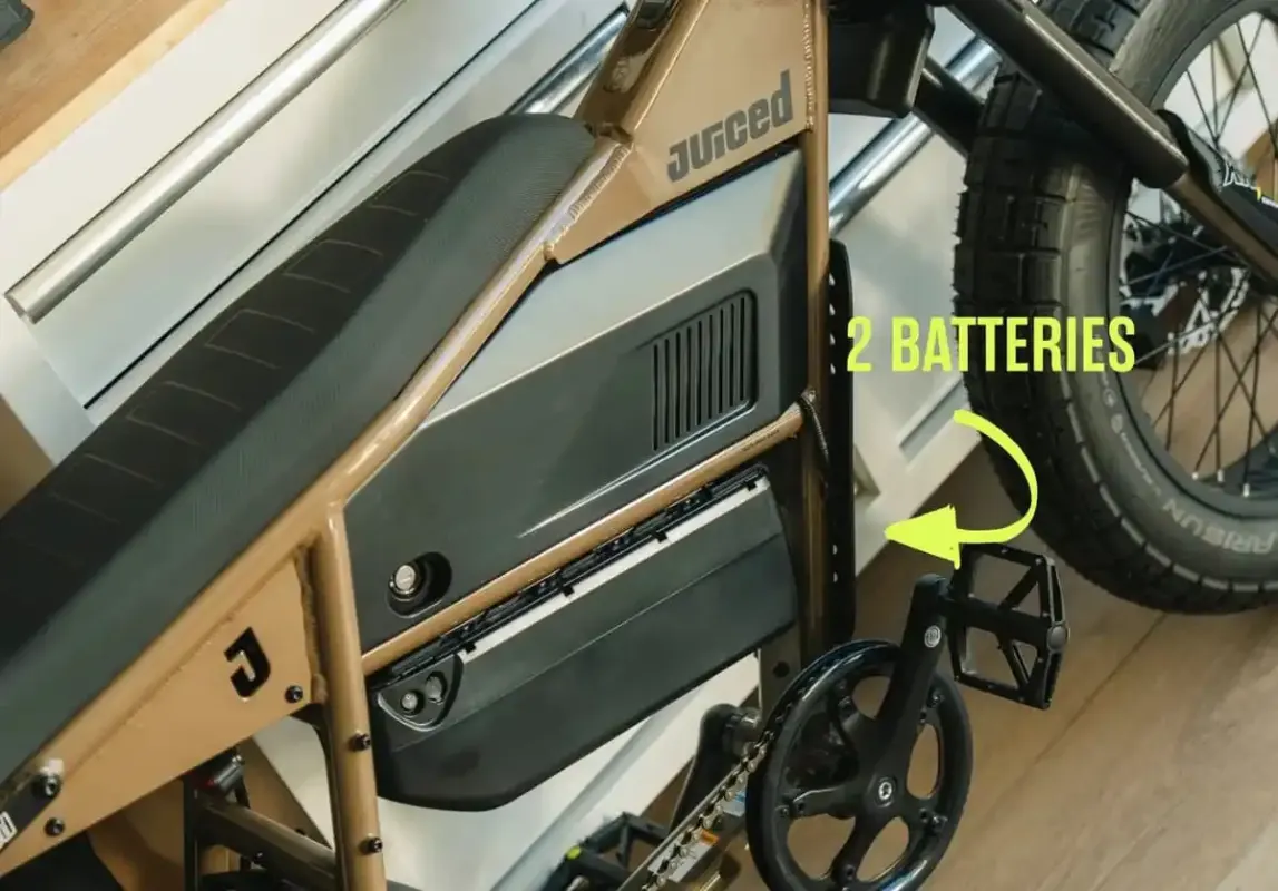 Juiced Scrambler Hardtail з подвійною батареєю: 200 км запасу ходу та стиль мопеда