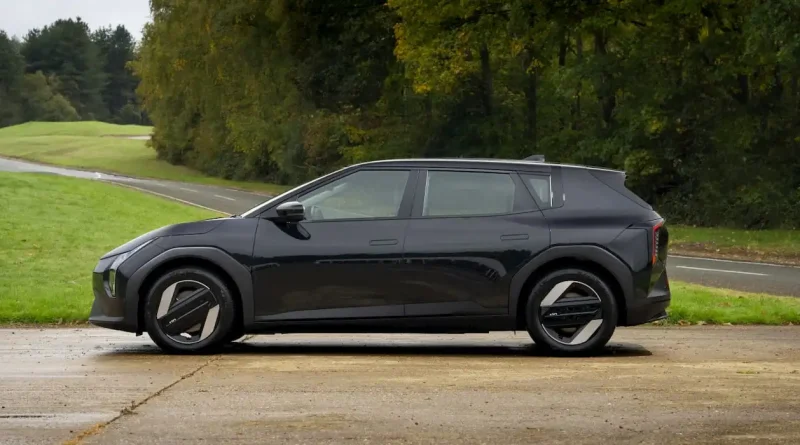 Kia EV4 AWD: Новий повнопривідний варіант з покращеним запасом ходу