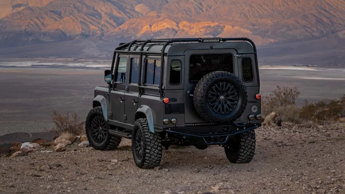 Land Rover Defender Panterra: реставрований електромобіль з запасом ходу 600 км
