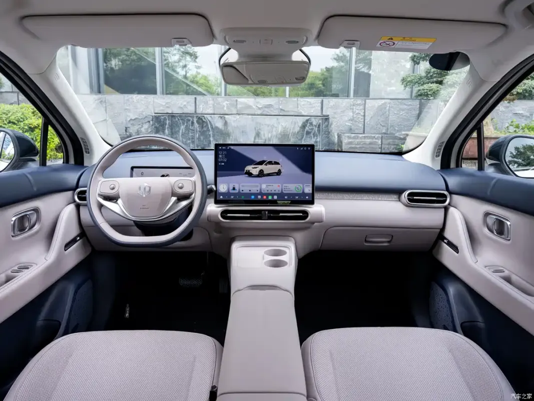 Leapmotor A05: компактний електромобіль з запасом ходу 510 км виходить на ринок