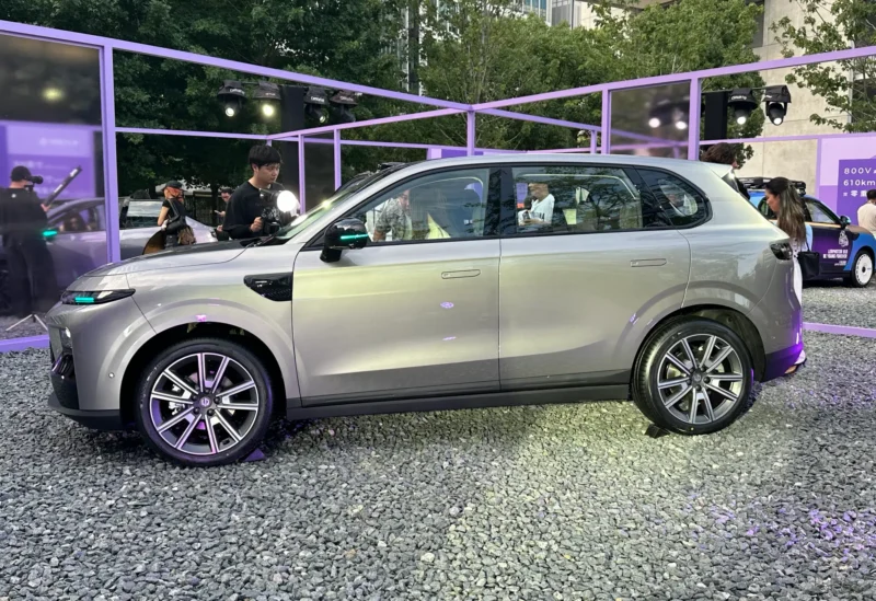 Leapmotor B10 та B01: 800-вольтова архітектура в доступних електромобілях