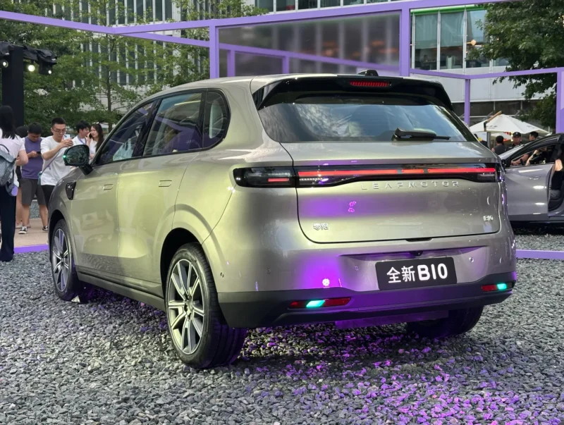 Leapmotor B10 та B01: 800-вольтова архітектура в доступних електромобілях