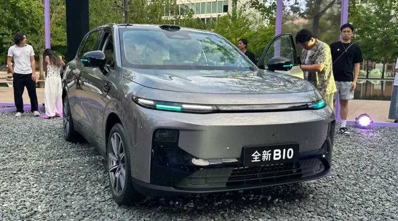 Leapmotor B10 та B01: 800-вольтова архітектура в доступних електромобілях