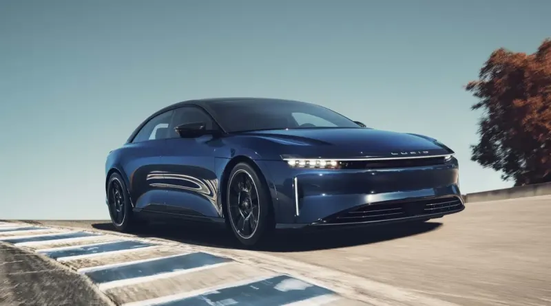 Електричний седан Lucid Air Sapphire випередив суперкари у розгоні до 322 км/год