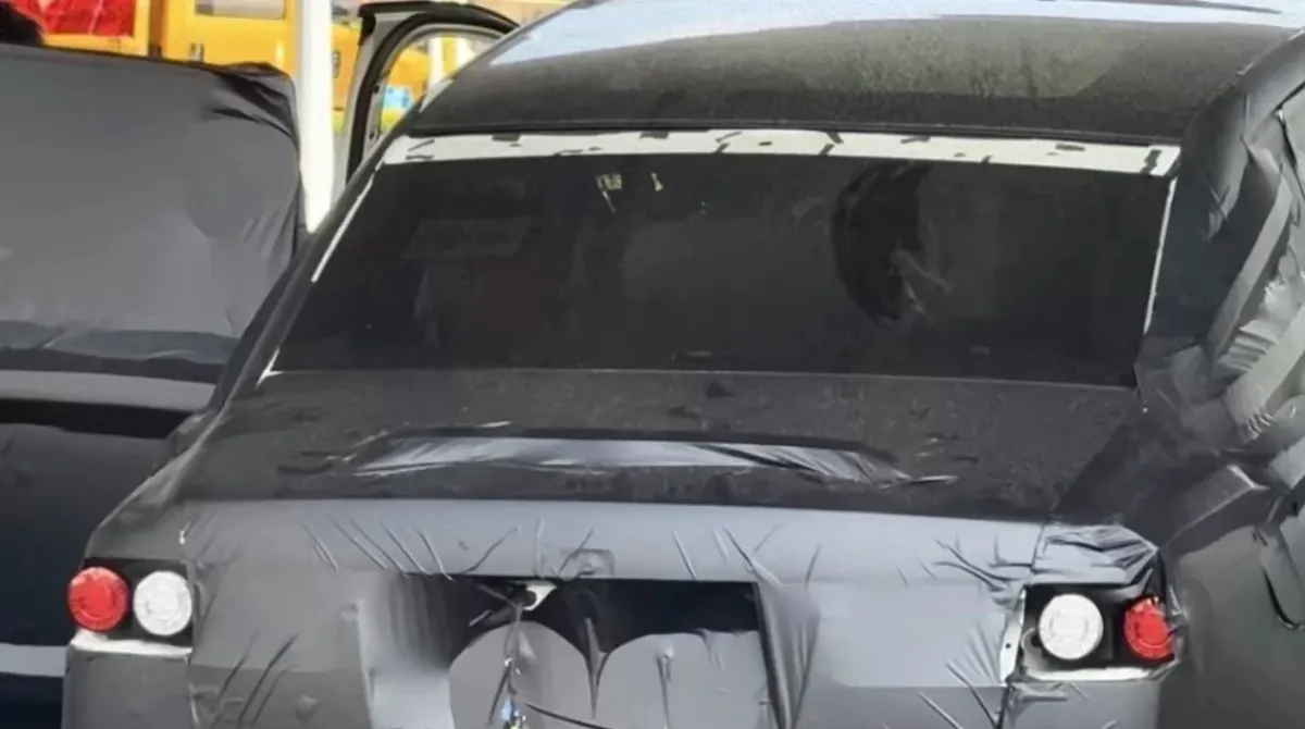 Розкіш у стилі Rolls-Royce: люксові новинки Yangwang від BYD помічені на тестах