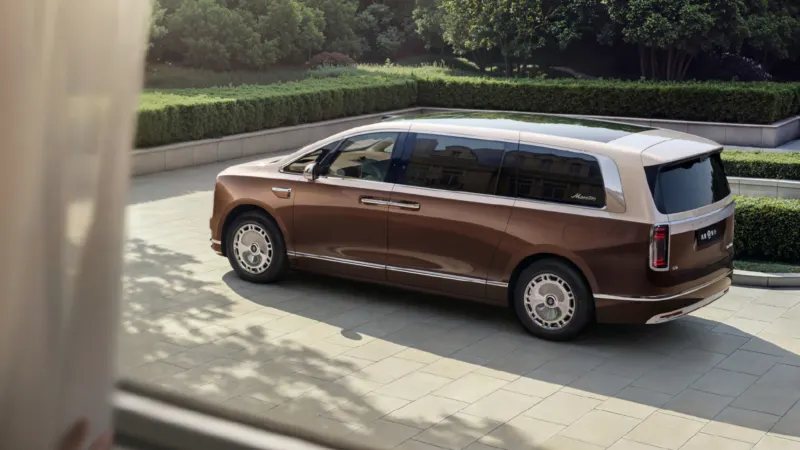 Maextro V800 від Huawei та JAC: скандал через зламану педаль гальма