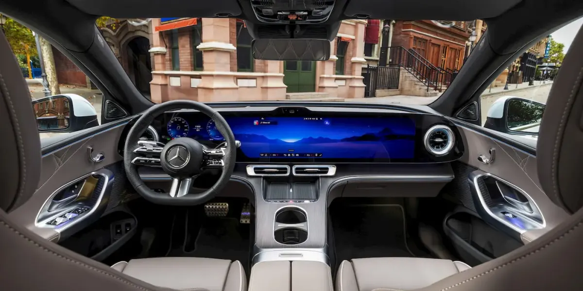 Mercedes GLA Electric: фото нового електрокросовера злилися до прем'єри