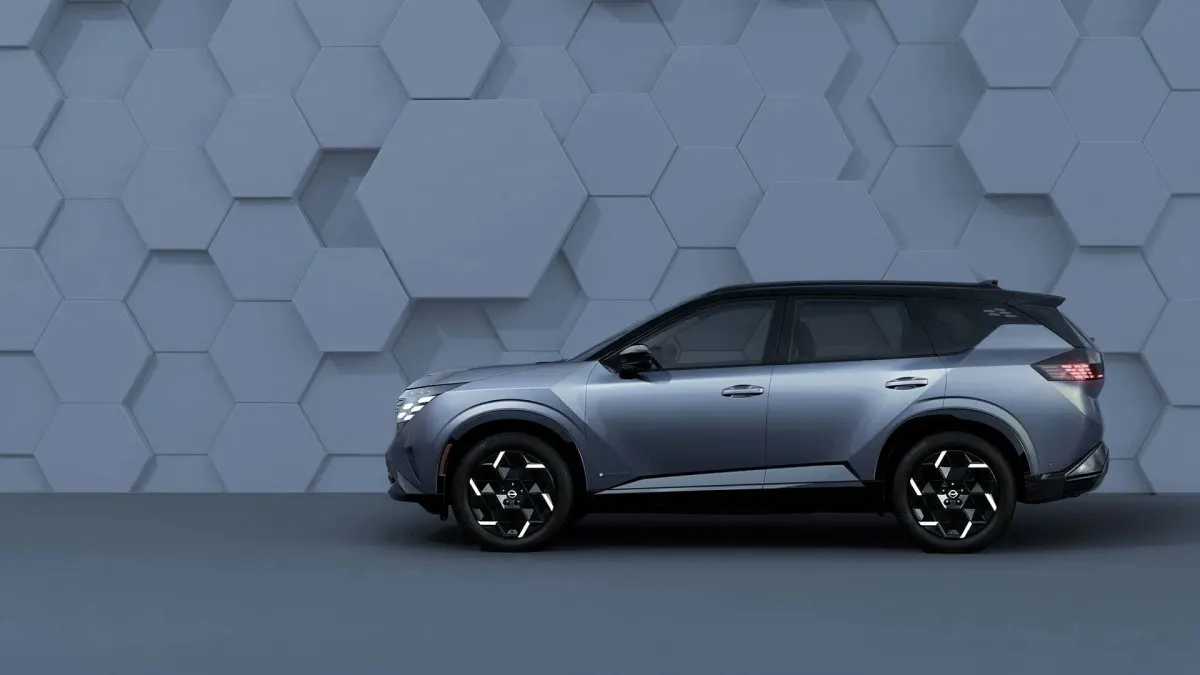 Nissan Rogue e:Power виходить на ринок раніше: японці готують конкурента Toyota RAV4