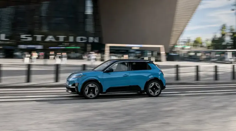 Бюджетний електромобіль Nissan Wave вперше помітили під час випробувань