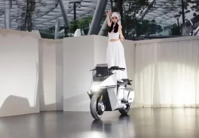 Революція на двох колесах: самобалансуючий електромотоцикл OMOWAY OMO X пішов у серію