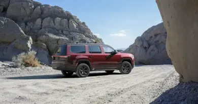 Stellantis знову відкладає плагін-гібриди Jeep та Ram із генератором