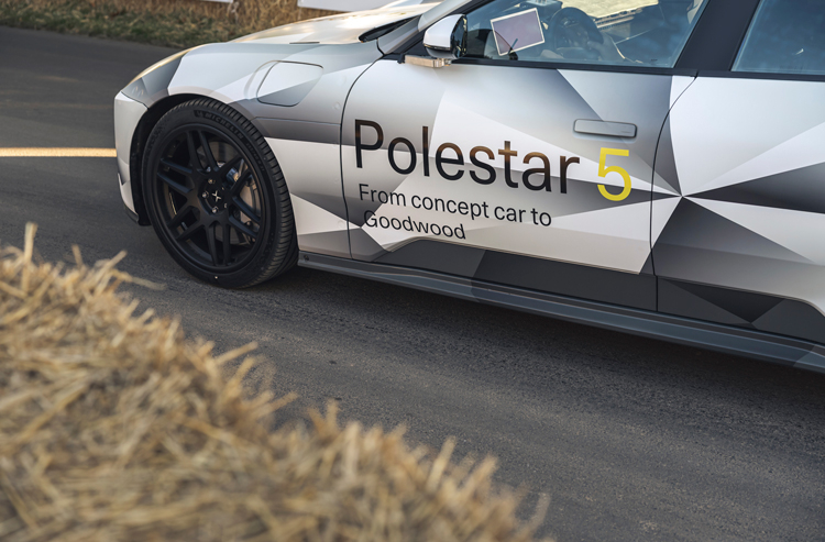 Polestar показав, як виглядають 884 конячки