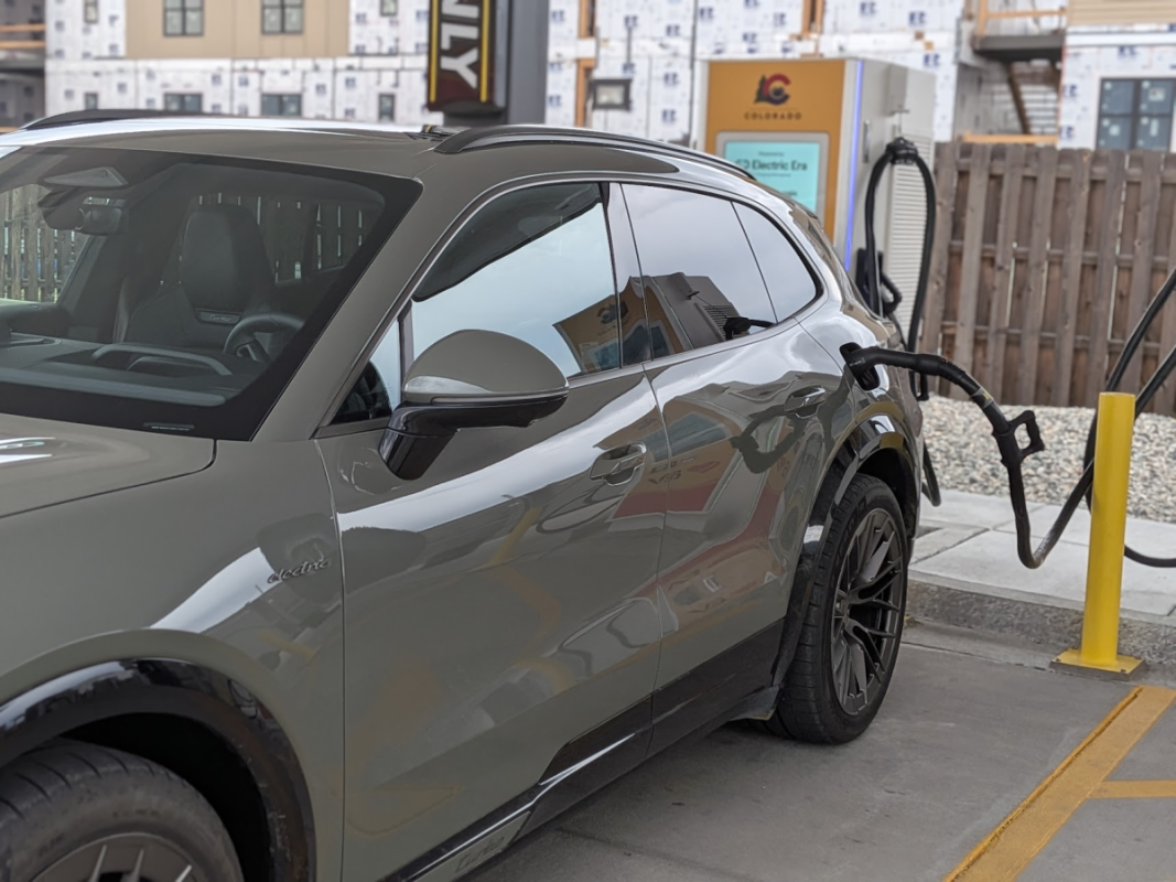 Тест-драйв Porsche Cayenne Turbo EV: найпотужніший позашляховик бренду