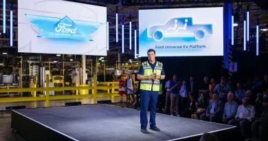 Тиск США на Ford через співпрацю з CATL: політика проти електромобілів