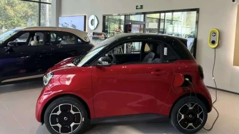 Міський електромобіль Smart #2 надійшов до автосалонів