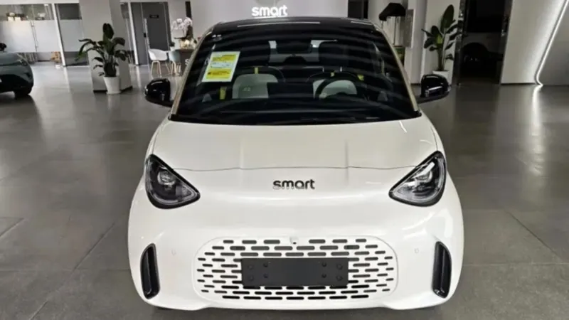 Міський електромобіль Smart #2 надійшов до автосалонів