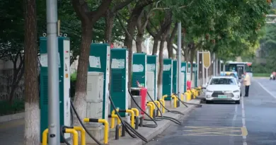 Китай скасовує субсидії на електромобілі та вводить податки на акумулятори