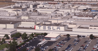 Tesla Fremont расизм: компанія частково врегулювала позов, сотні працівників продовжують боротьбу