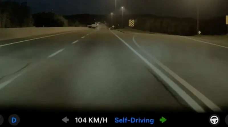 Tesla FSD v14 ледь не з'їхала в кювет на швидкості 110 км/год