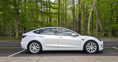 Tesla FSD V14 Lite викликає перегрів комп'ютерів авто: що відомо про проблему