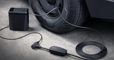 Електромобіль Tesla Model Y отримав функцію двонаправленої зарядки V2L за 80 доларів
