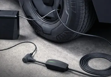 Електромобіль Tesla Model Y отримав функцію двонаправленої зарядки V2L за 80 доларів